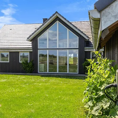 Semesterbostad Ung - 460m From The Sea By Interhome *