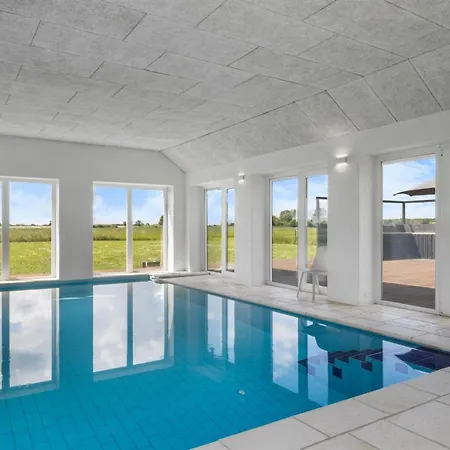 Semesterbostad Ung - 460m From The Sea By Interhome *